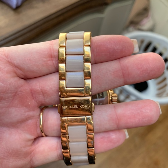 MK6096 Wren Rosegold MK Watch - Picture 2 of 3